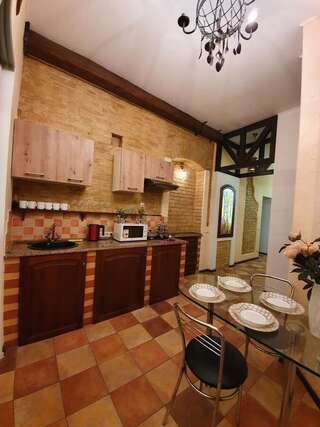 Апартаменты Inn Home Apartments - Kreshchatyk area Киев Апартаменты в испанском стиле — ул. Малая Житомирская, 16/3-2