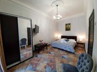 Апартаменты Inn Home Apartments - Kreshchatyk area Киев Апартаменты с 2 спальнями - улица Софиевская, 1-7